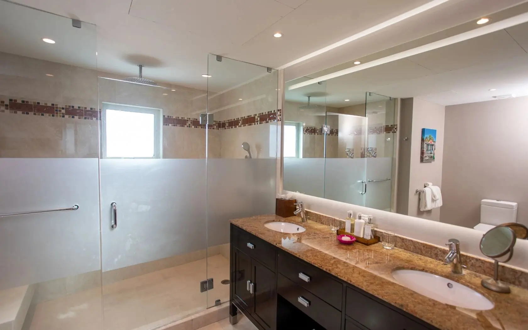 Luxury One Bedroom Oceanfront 5