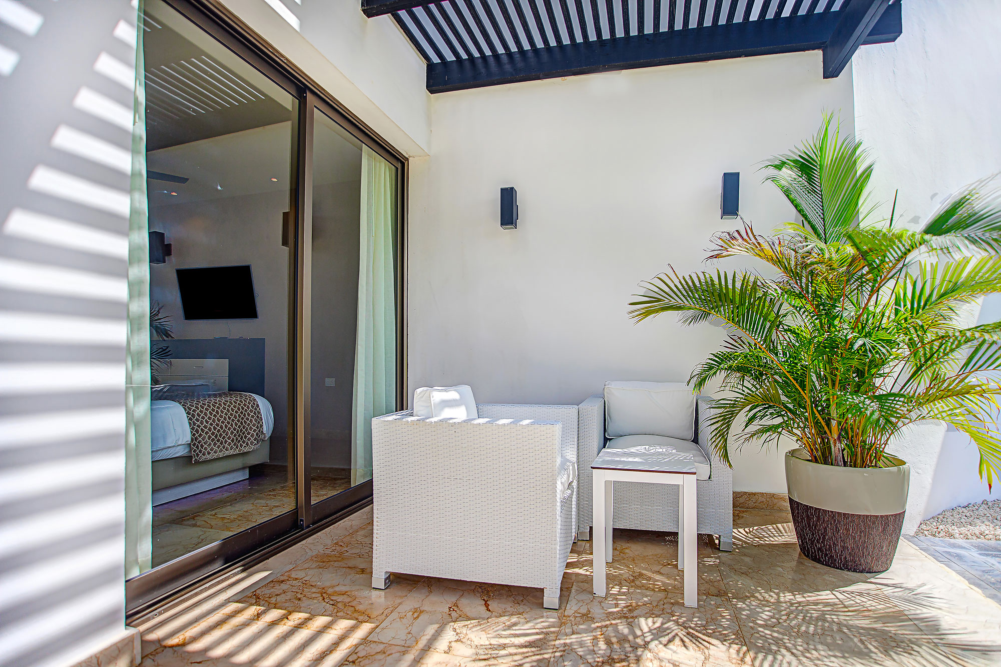 chic_mansion_rm-1-5020-625ed8dd9cb3d
