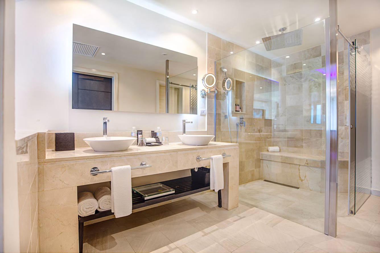 pujrc-presidential-bathroom-4946-hor-clsc